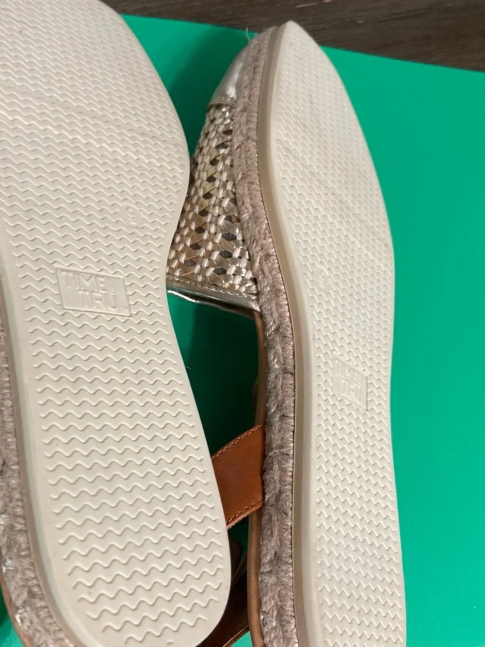 Time and Tru woven metallic